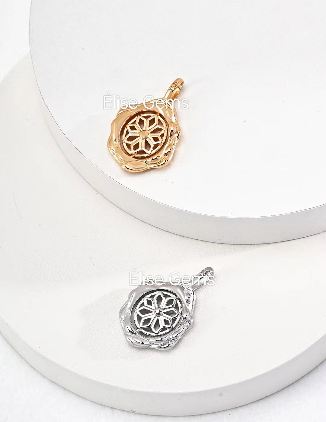 Ornate Pendant Necklace D0514